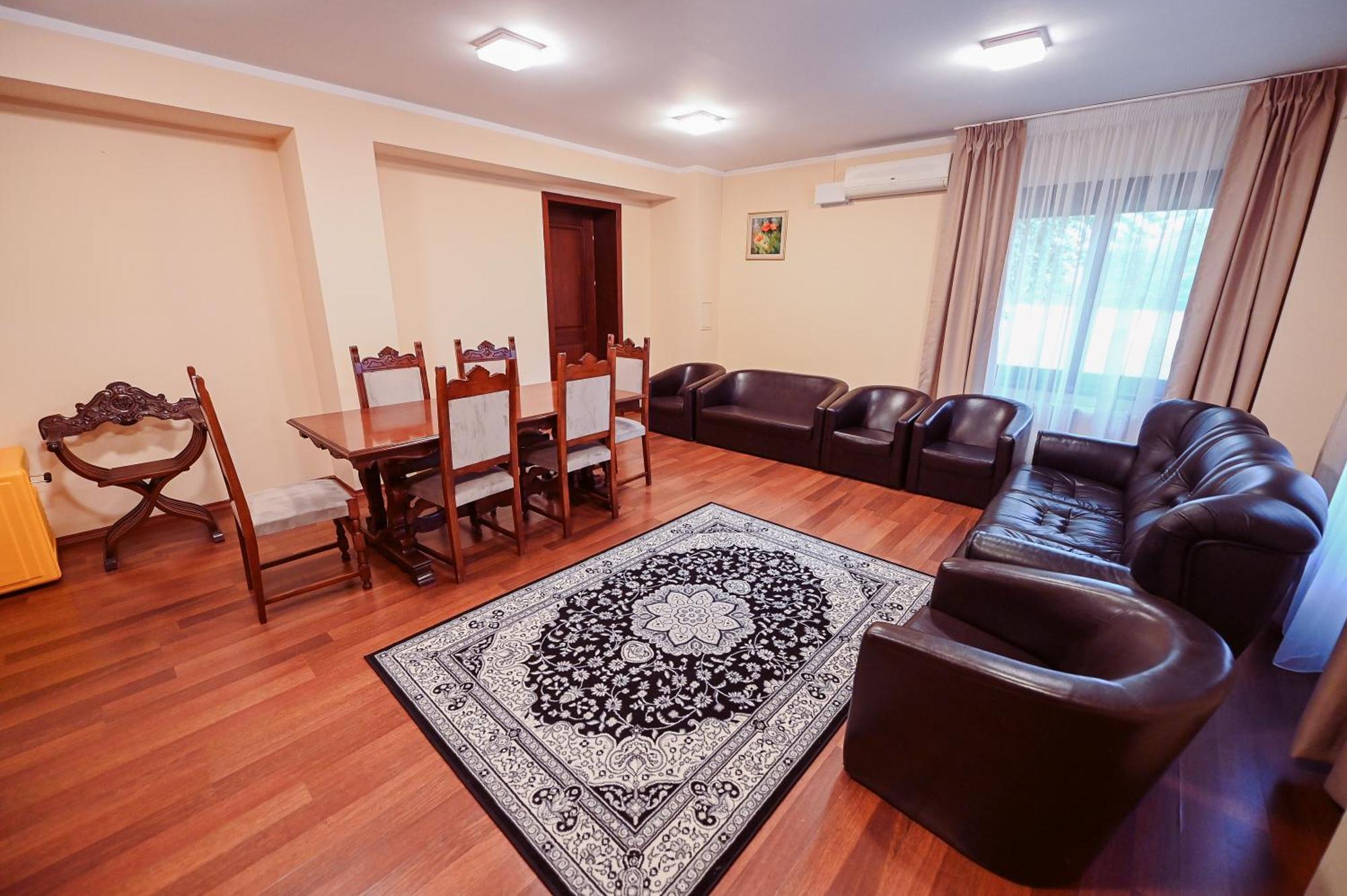 Hotel Conacul Domnesc Scheia Exteriér fotografie