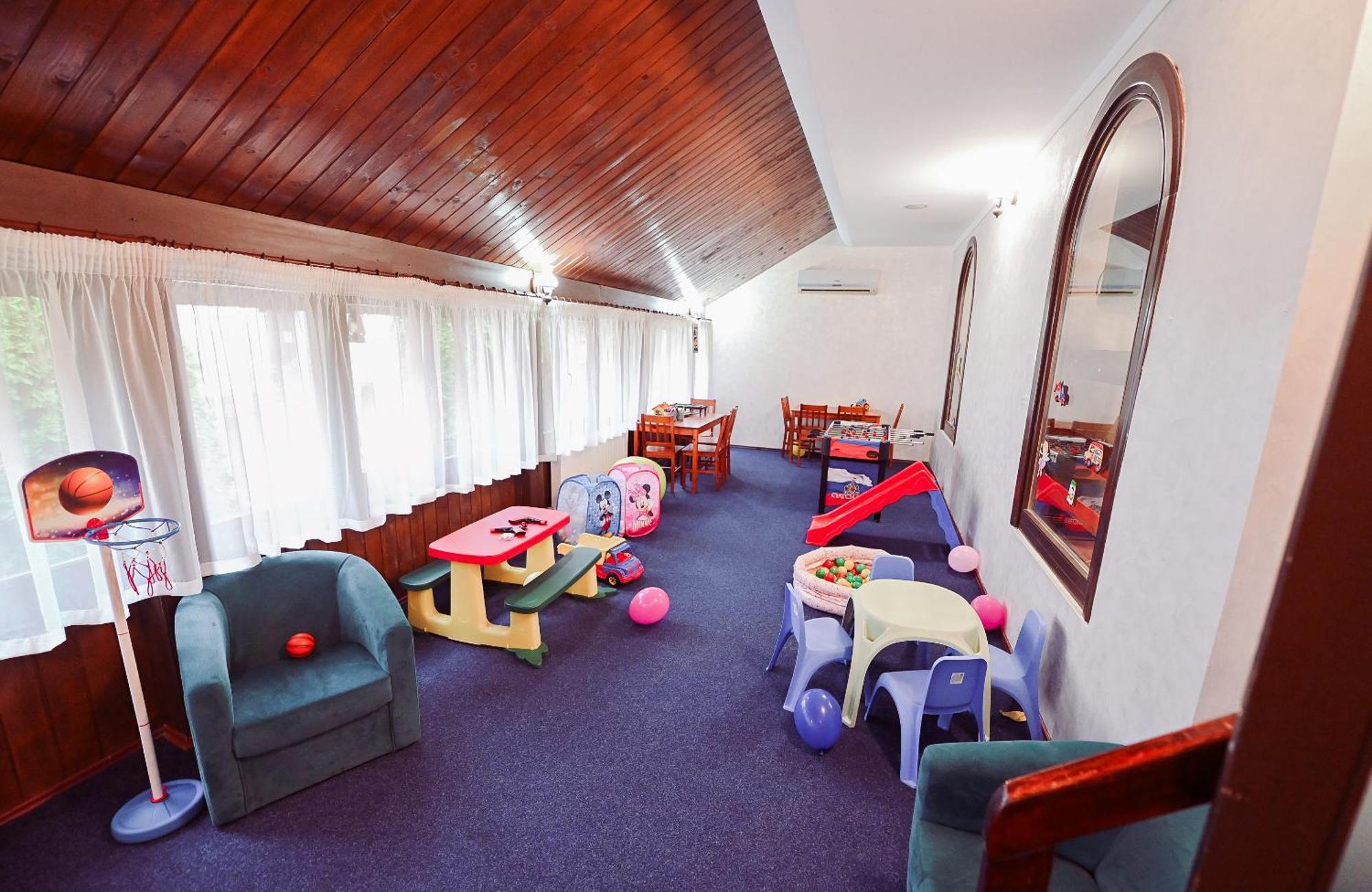 Hotel Conacul Domnesc Scheia Exteriér fotografie