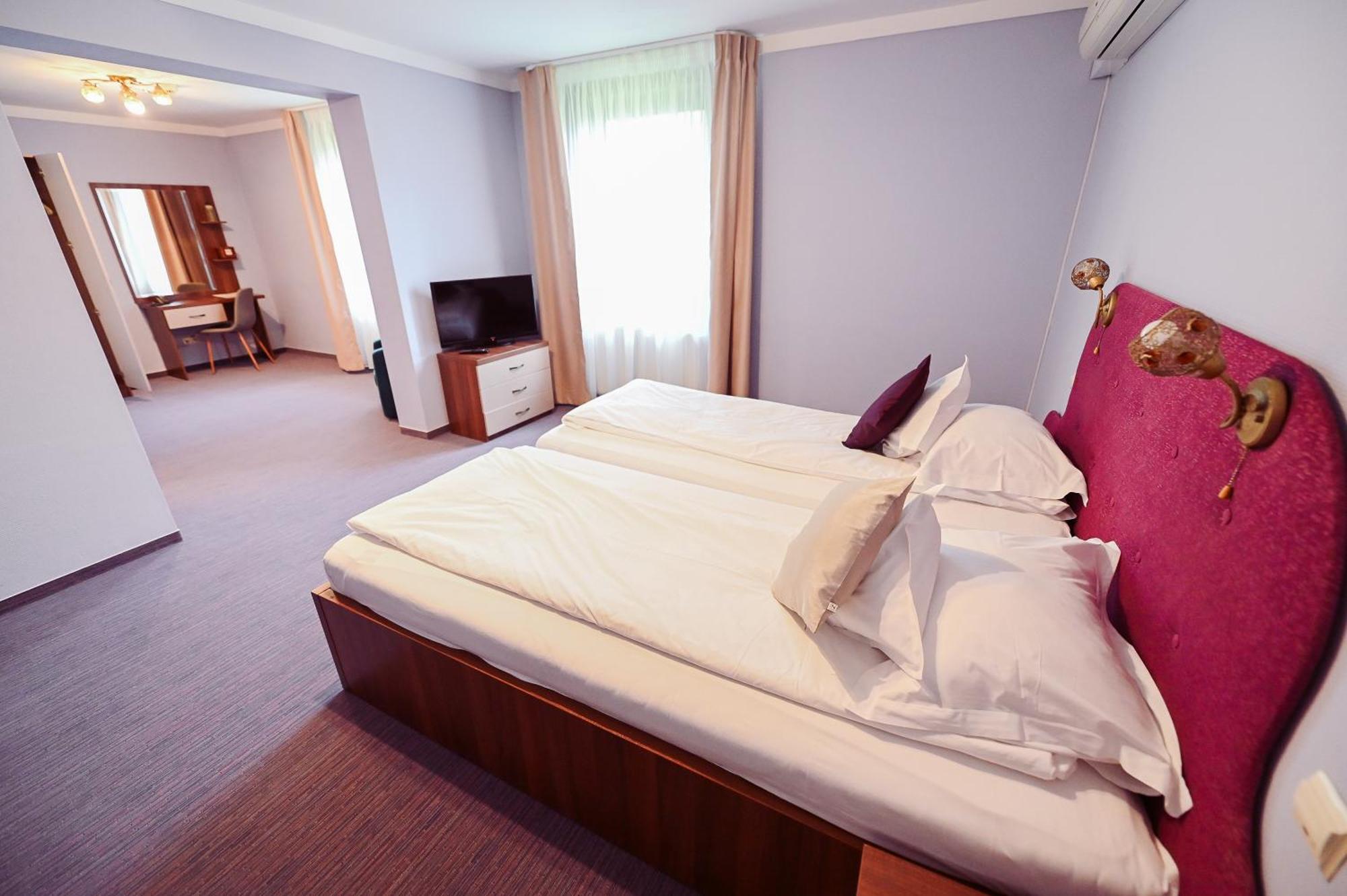 Hotel Conacul Domnesc Scheia Exteriér fotografie